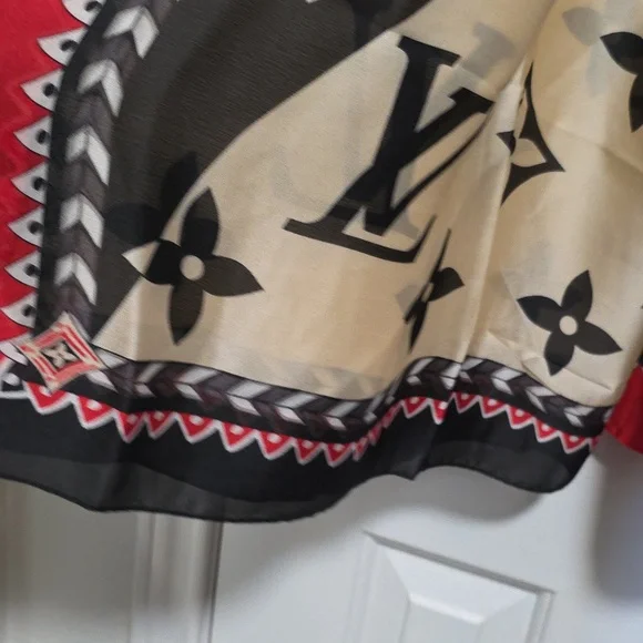 Louis Vuitton NWT Black and Red Scarf - Picture 6 of 11